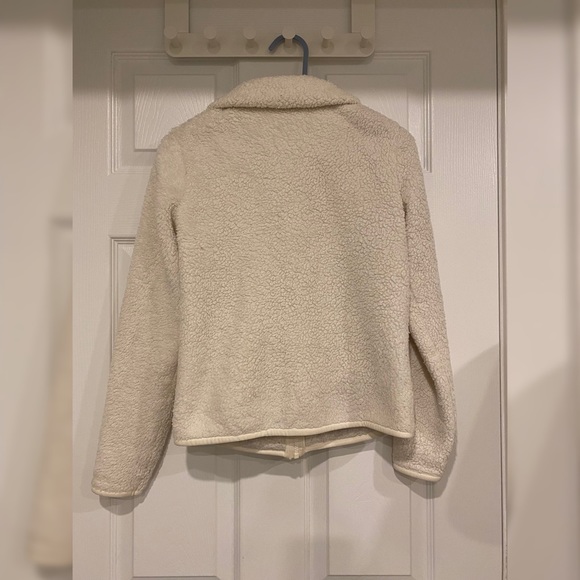 Uniqlo fuzzy jacket - Picture 2 of 2